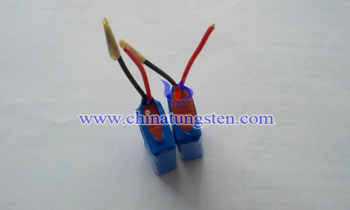 電須刀電池陽(yáng)極材料含二硫化鎢納米片圖片