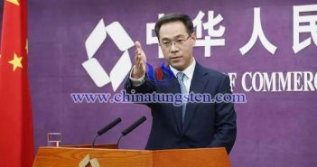 商務部新聞發(fā)言人高峰圖片