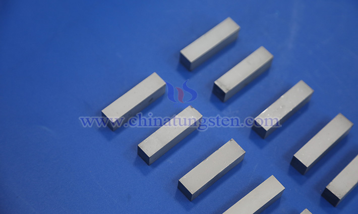 中鎢在線(xiàn)硬質(zhì)合金刀具圖片